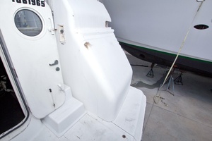 1998 Lazzara Yachts 76 Skylounge Grand Salon thumbnail 106