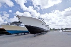 1998 Lazzara Yachts 76 Skylounge Grand Salon thumbnail 132
