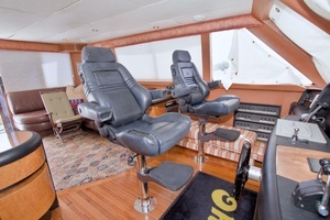 1998 Lazzara Yachts 76 Skylounge Grand Salon thumbnail 55