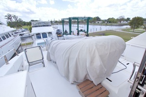 1998 Lazzara Yachts 76 Skylounge Grand Salon thumbnail 64