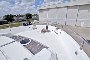 1998 Lazzara Yachts 76 Skylounge Grand Salon thumbnail 74