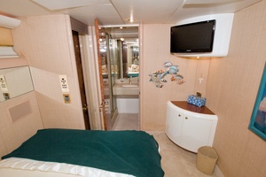 1998 Lazzara Yachts 76 Skylounge Grand Salon thumbnail 36