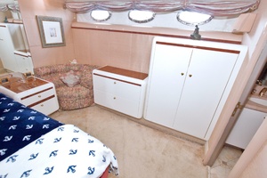 1998 Lazzara Yachts 76 Skylounge Grand Salon thumbnail 20