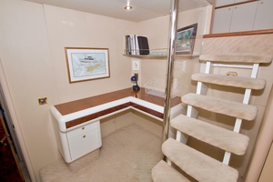 1998 Lazzara Yachts 76 Skylounge Grand Salon thumbnail 85