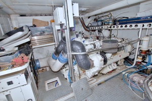 1998 Lazzara Yachts 76 Skylounge Grand Salon thumbnail 112