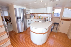 1998 Lazzara Yachts 76 Skylounge Grand Salon thumbnail 48