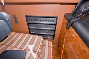 1998 Lazzara Yachts 76 Skylounge Grand Salon thumbnail 58