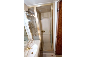 1998 Lazzara Yachts 76 Skylounge Grand Salon thumbnail 43