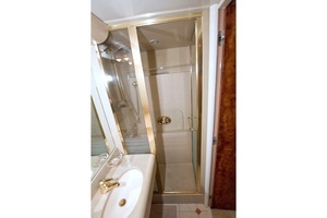 1998 Lazzara Yachts 76 Skylounge Grand Salon thumbnail 43