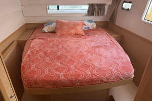 Moonlight Lady 42ft Lagoon Yacht For Sale