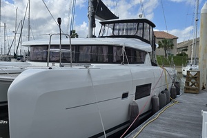 Moonlight Lady 42ft Lagoon Yacht For Sale
