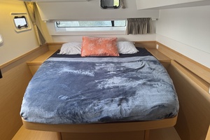 Moonlight Lady 42ft Lagoon Yacht For Sale