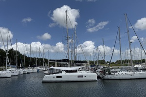 Moonlight Lady 42ft Lagoon Yacht For Sale