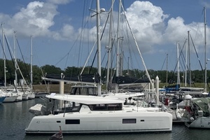 Moonlight Lady 42ft Lagoon Yacht For Sale