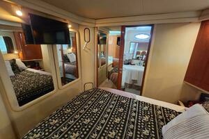 1999 Sea Ray 420 Aft Cabin thumbnail 10