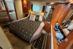 1999 Sea Ray 420 Aft Cabin thumbnail 9