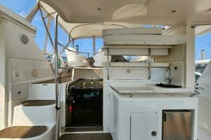 1999 Sea Ray 420 Aft Cabin thumbnail 4