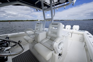 HEY MAN Repowered 2022 3 x 400hp Merc  w Joystick 35ft Everglades Yacht For Sale
