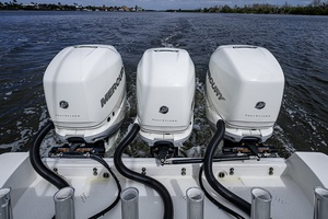 HEY MAN Repowered 2022 3 x 400hp Merc  w Joystick 35ft Everglades Yacht For Sale