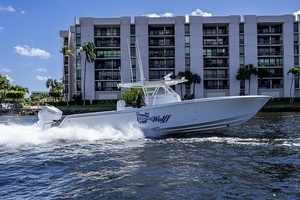 2015 Invincible 42 Open Fisherman thumbnail 22