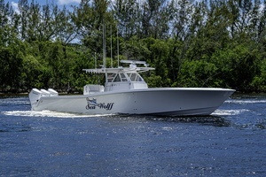 2015 Invincible 42 Open Fisherman thumbnail 2
