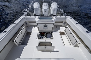 2015 Invincible 42 Open Fisherman thumbnail 16