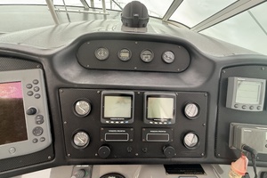 2005 Cruisers Yachts 405 Motor Yacht thumbnail 4