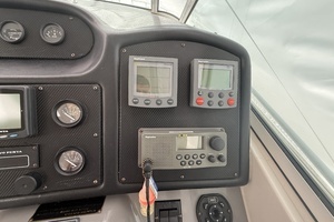 2005 Cruisers Yachts 405 Motor Yacht thumbnail 21