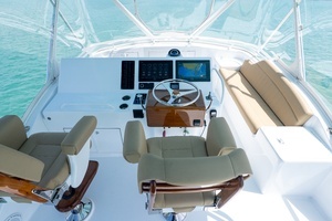 2000 Hatteras 50 Convertible thumbnail 42