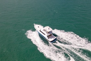 2000 Hatteras 50 Convertible thumbnail 3