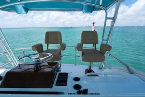 2000 Hatteras 50 Convertible thumbnail 35