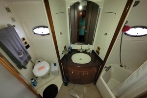 2001 Carver 570 Voyager Pilothouse thumbnail 45