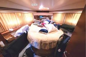 2001 Carver 570 Voyager Pilothouse thumbnail 37