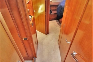 2001 Carver 570 Voyager Pilothouse thumbnail 36