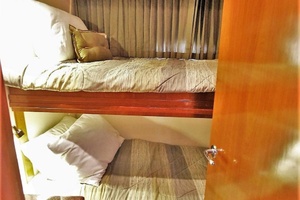 59ft Carver Yacht For Sale