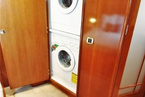 59ft Carver Yacht For Sale