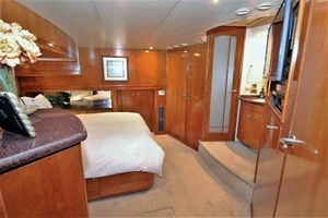 2001 Carver 570 Voyager Pilothouse thumbnail 42