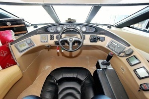 2001 Carver 570 Voyager Pilothouse thumbnail 32