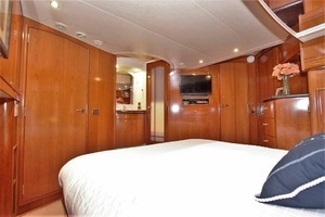 2001 Carver 570 Voyager Pilothouse thumbnail 44