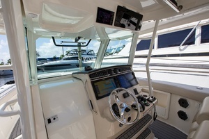 2019 Boston Whaler 380 Outrage thumbnail 6