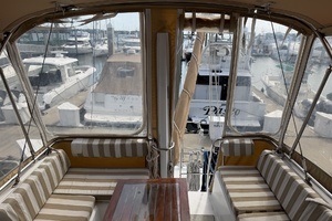 1997 Sabreline 36 Fast Trawler thumbnail 5