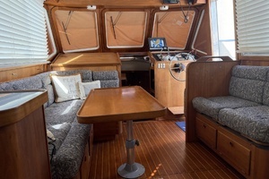 1997 Sabreline 36 Fast Trawler thumbnail 11