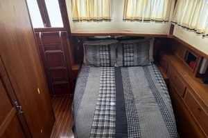 1997 Sabreline 36 Fast Trawler thumbnail 16