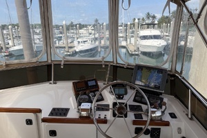 1997 Sabreline 36 Fast Trawler thumbnail 4
