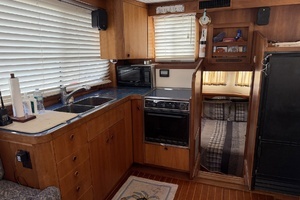 1997 Sabreline 36 Fast Trawler thumbnail 14