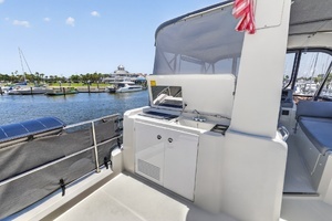 2022 Beneteau Swift Trawler 41 Fly thumbnail 22