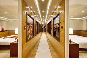 SHU U RITE 111ft Curvelle Yacht For Sale