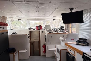 2000 Provincial 42 Pleasure Boat thumbnail 4