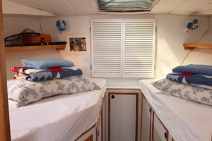 2000 Provincial 42 Pleasure Boat thumbnail 10