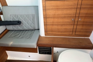 2018 Axopar 37 Cabin thumbnail 25